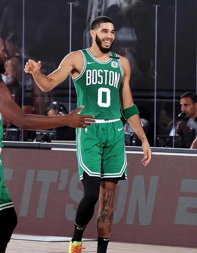 传奇英雄盖伦装备阵容