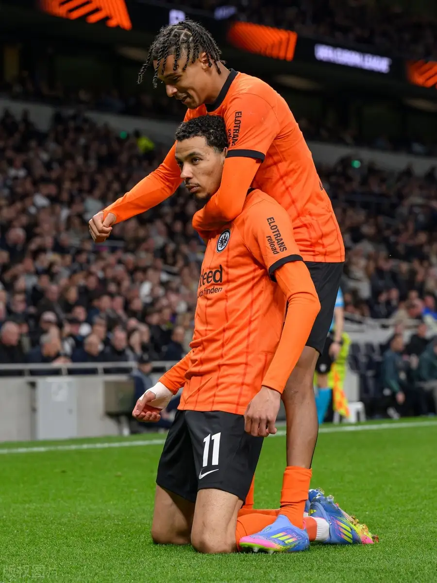 九游体育官网-赛前欧联焦点战，武汉三镇篮板制胜，悬念犹存，更衣室氛围转暖(播求和一龙三番战比赛视频)